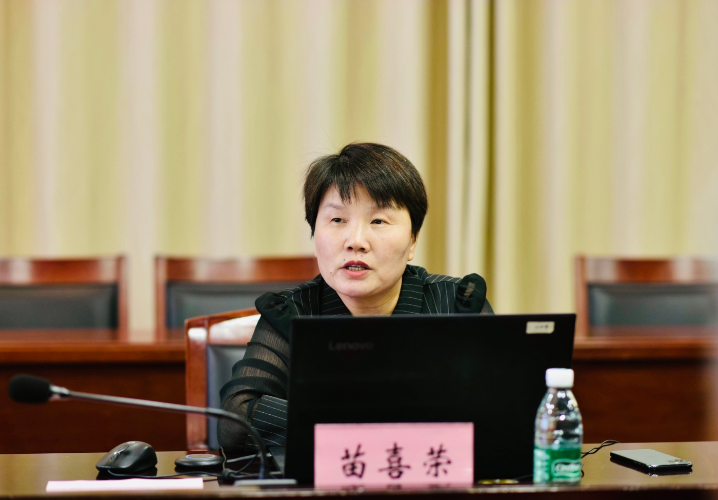 序号20_苗喜荣_培养对象生活照-横版_9689bd3d51cbf312f84b10a9d1e1cf38