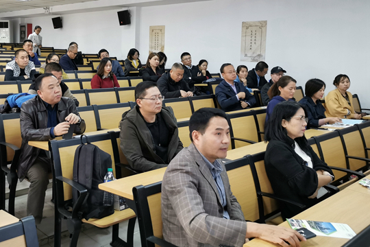 家长们对中澳班表现出了极大的兴趣